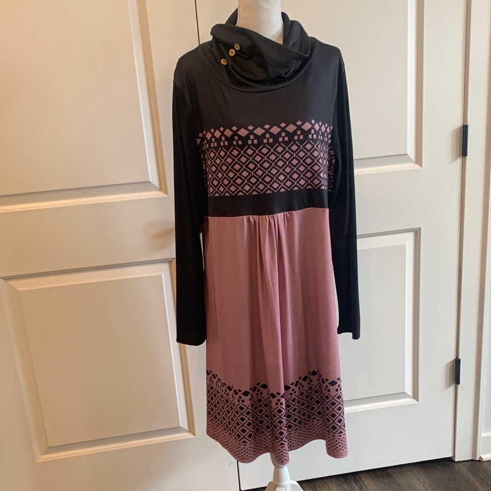 Chic Long Sleeve Black and Pink Dress